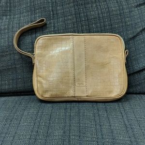 Noma Leather Wristlet